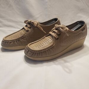 SAS S.A.S Beige Leather Woven Lace Up Loafer Hidden Heal Women's Size 8N